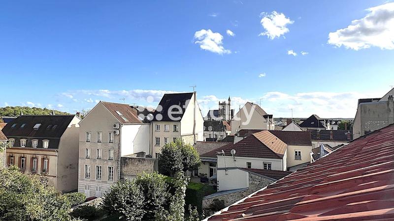 Maison - 304 m² - 9 pièces