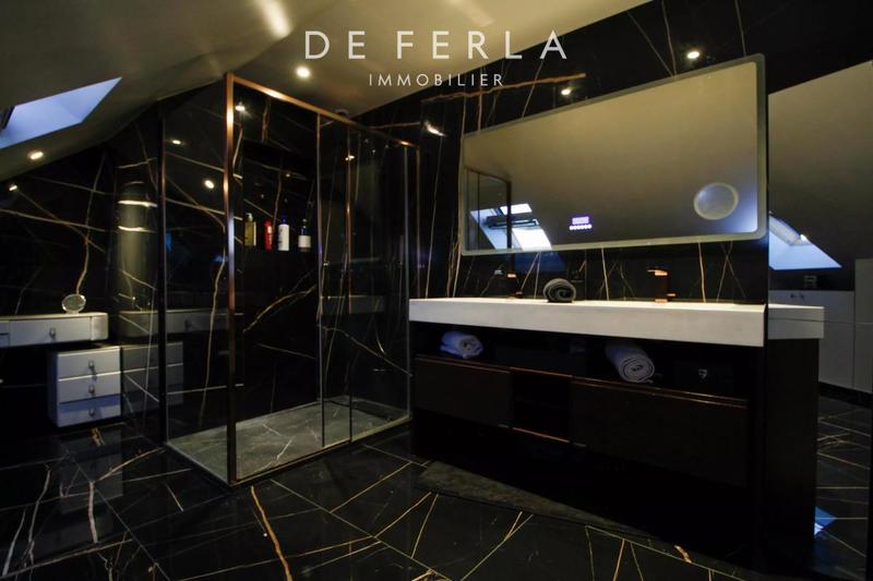 Demeure - 403 m² - 9 pièces