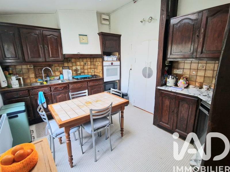 Maison - 230 m² - 8 pièces