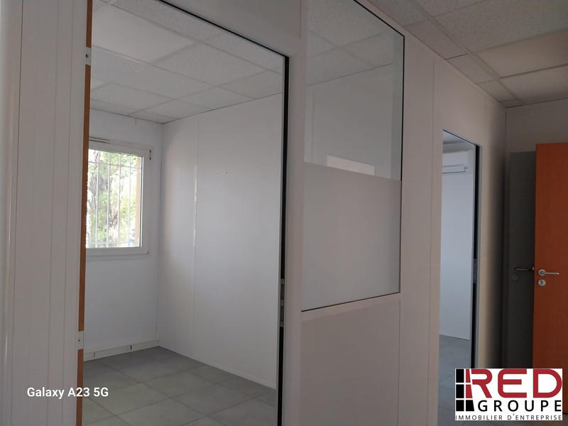 Bureau - 110 m² - 9 pièces