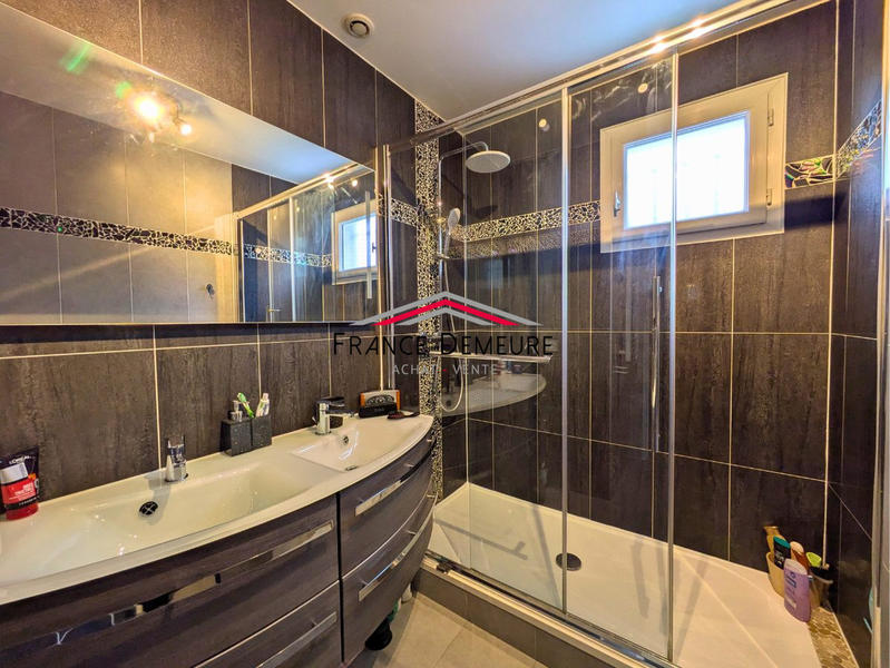 Maison contemporaine - 130 m² - 6 pièces