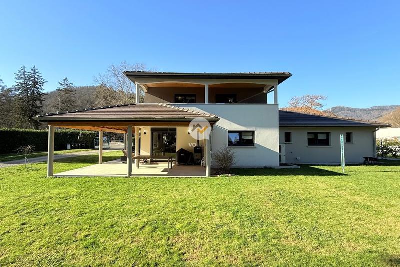 Maison contemporaine - 186 m² - 7 pièces