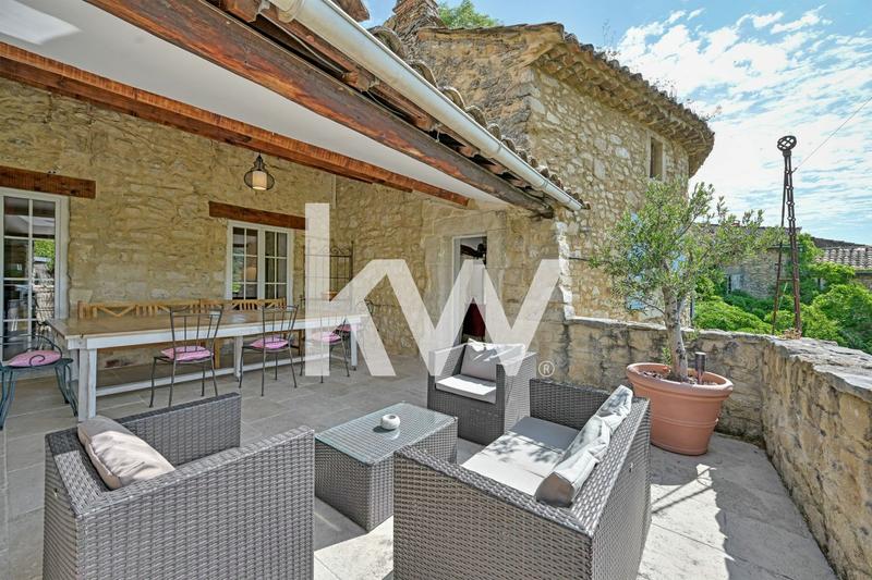 Maison - 245 m² - 9 pièces