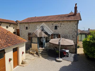 Propriété - 298 m² - 8 pièces