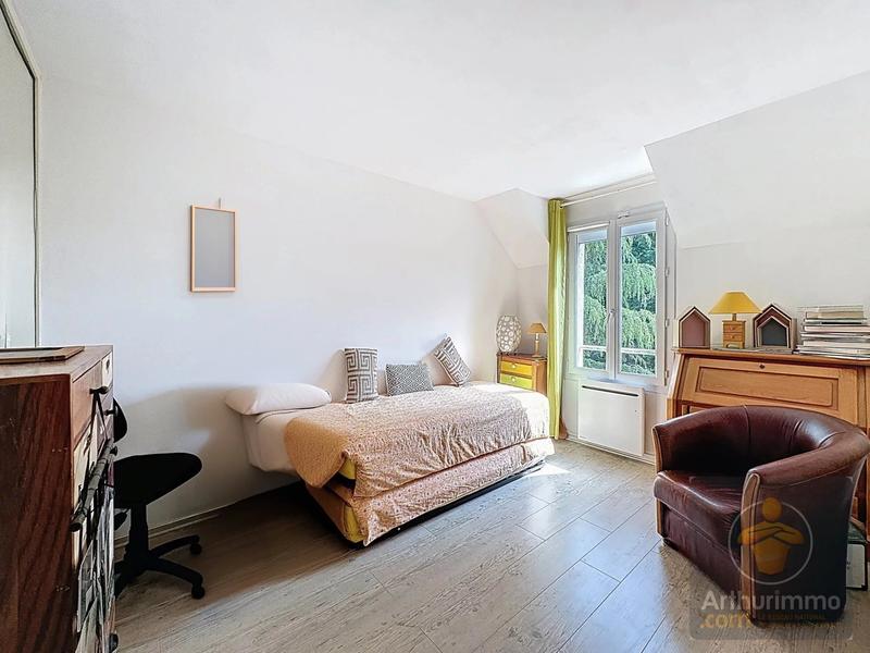 Maison - 175 m² - 9 pièces