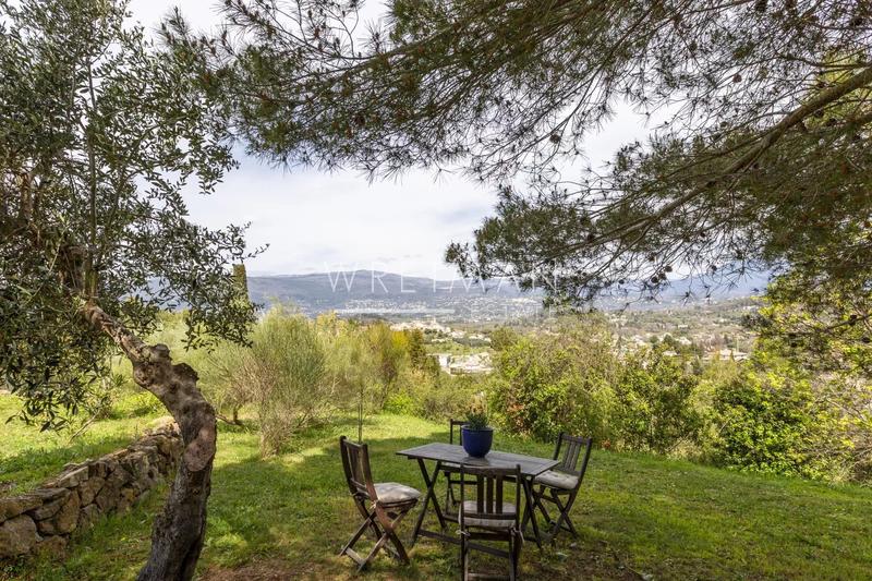 Maison - 218 m² - 9 pièces