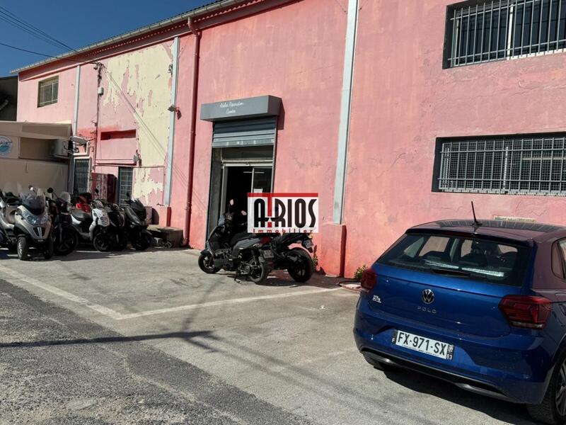 Local commercial - 840 m²