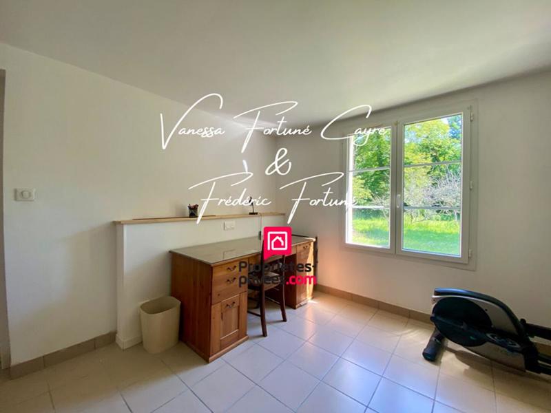 Maison - 325 m² - 10 pièces