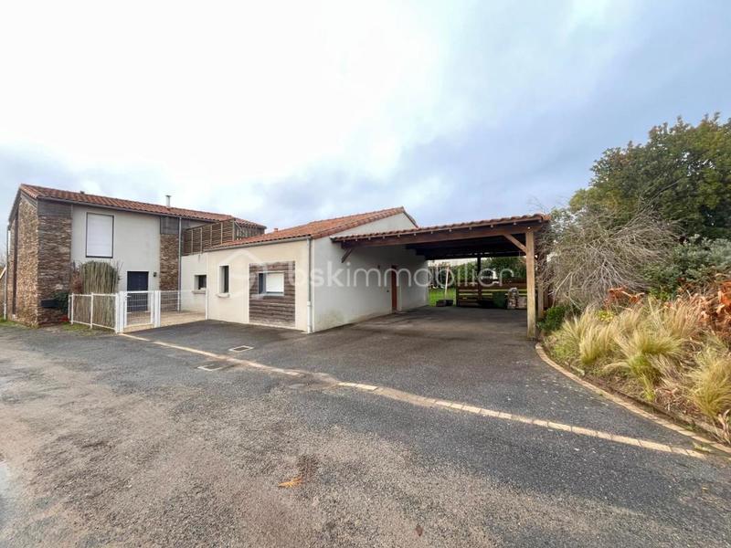 Maison en pierre - 172 m² - 6 pièces