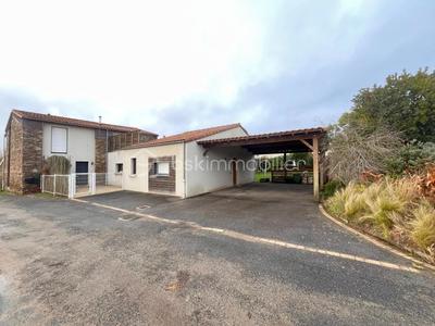 Maison en pierre - 172 m² - 6 pièces