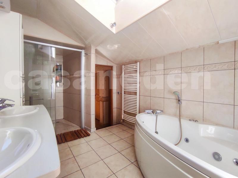 Maison - 170 m² - 6 pièces