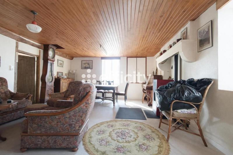 Maison en pierre - 97 m² - 4 pièces