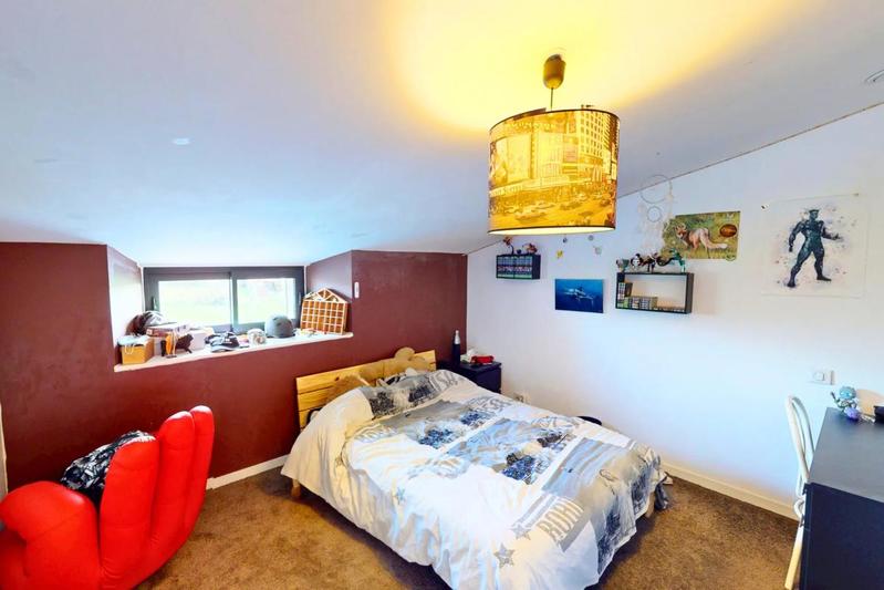 Demeure - 256 m² - 8 pièces