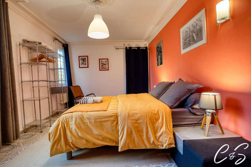 Maison ancienne - 335 m² - 11 pièces