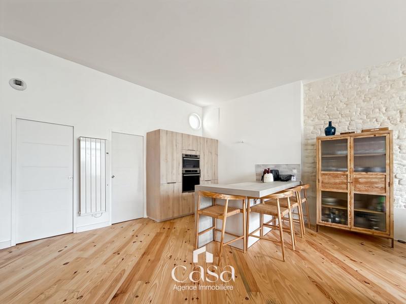 Loft - 70 m² - 2 pièces