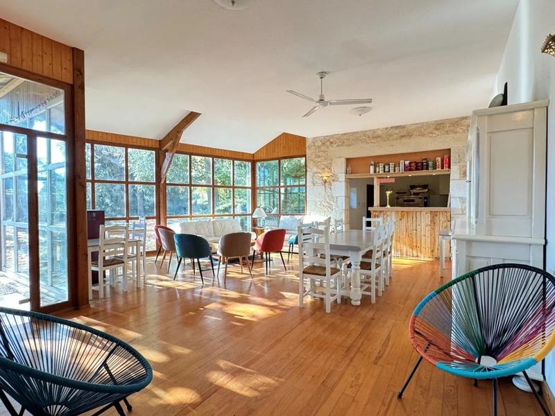 Maison - 537 m² - 22 pièces