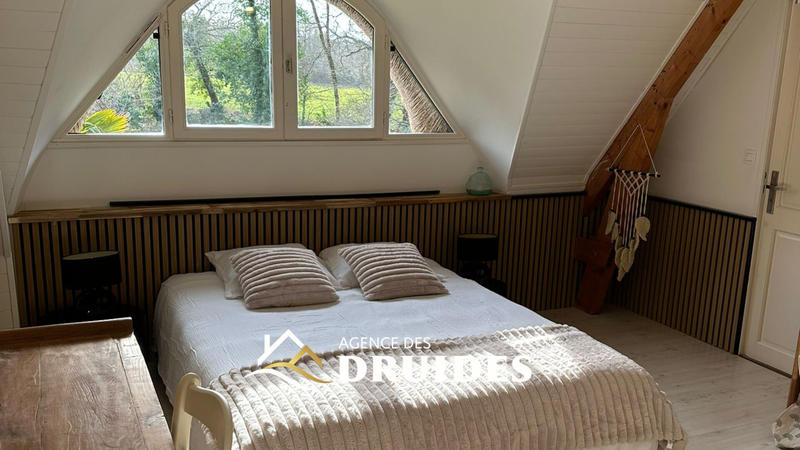 Maison - 235 m² - 8 pièces