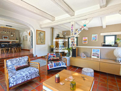 Maison - 330 m² - 8 pièces