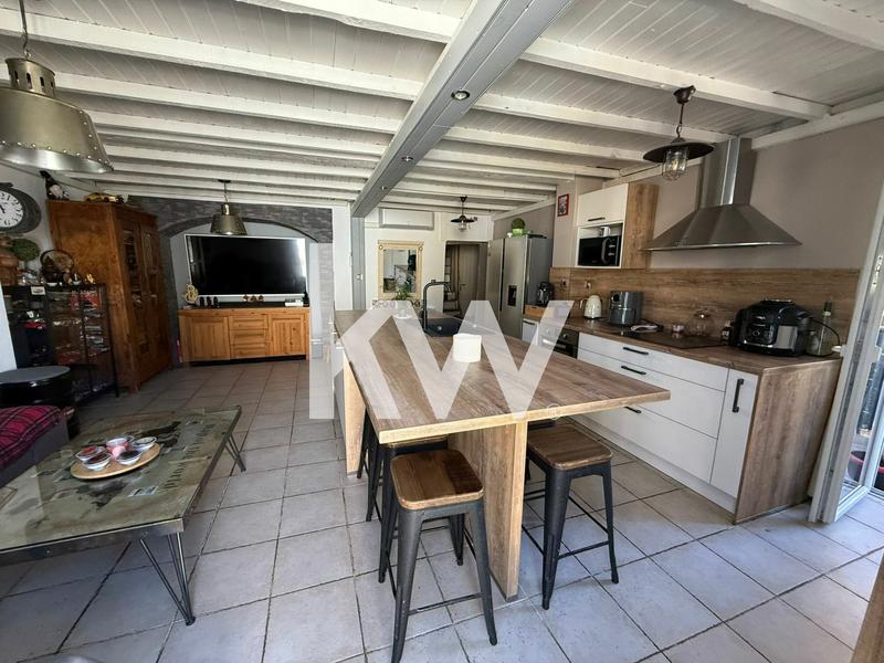 Maison - 92 m² - 5 pièces