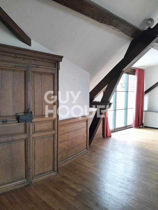 Maison - 225 m² - 7 pièces