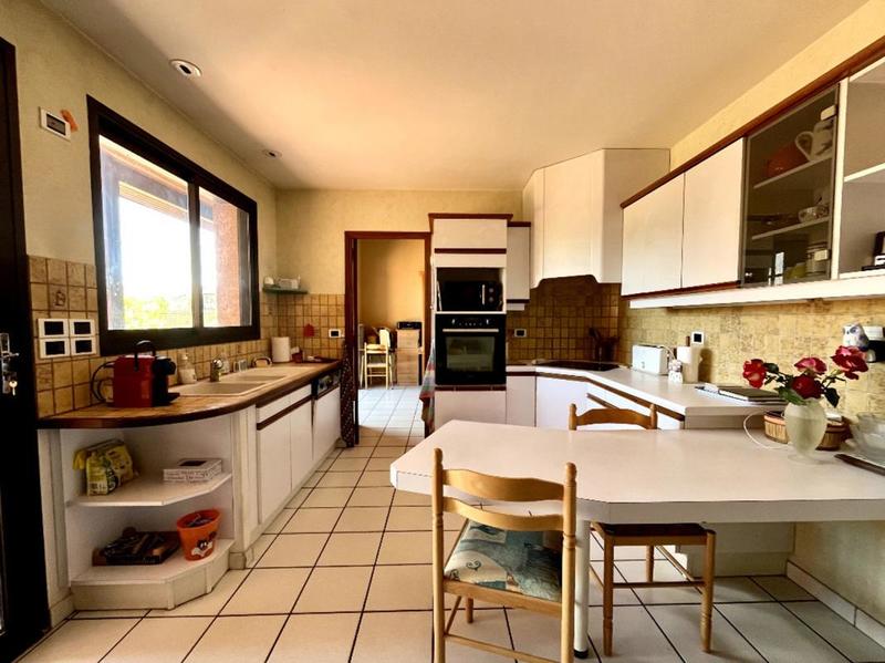 Maison - 180 m² - 7 pièces