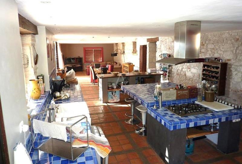 Maison en pierre - 300 m² - 9 pièces