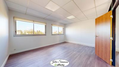 Bureau - 116 m² - 1 pièce