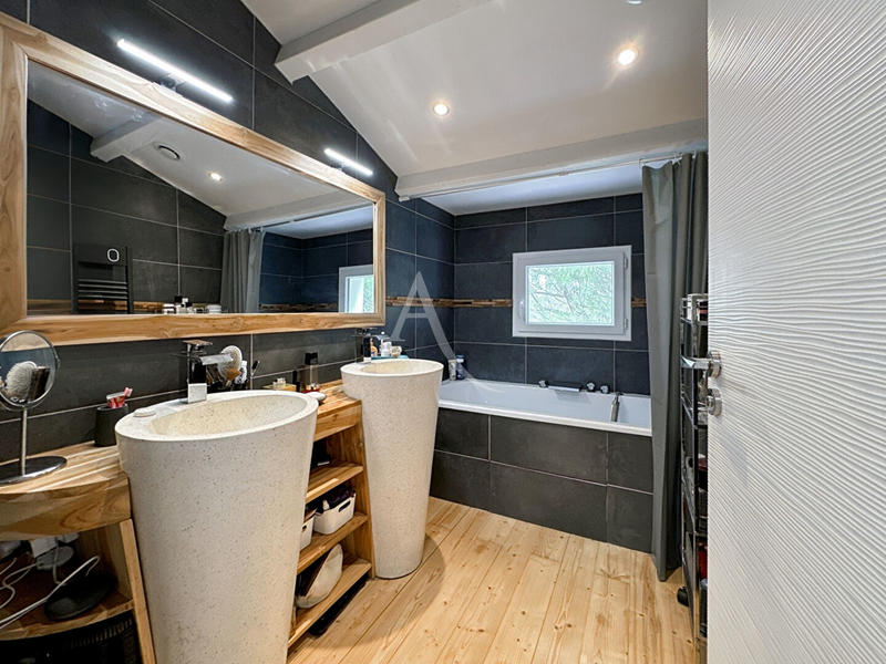 Maison - 165 m² - 5 pièces