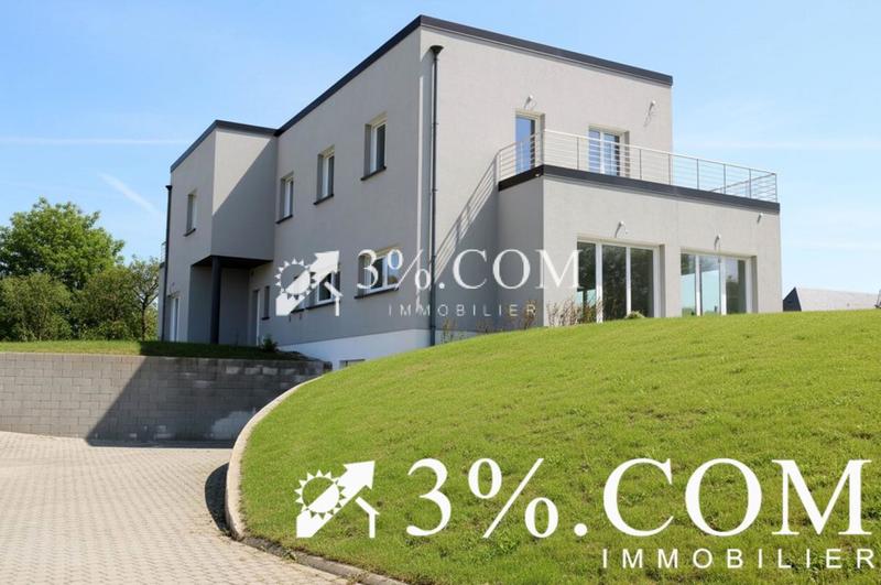 Maison - 300 m² - 9 pièces