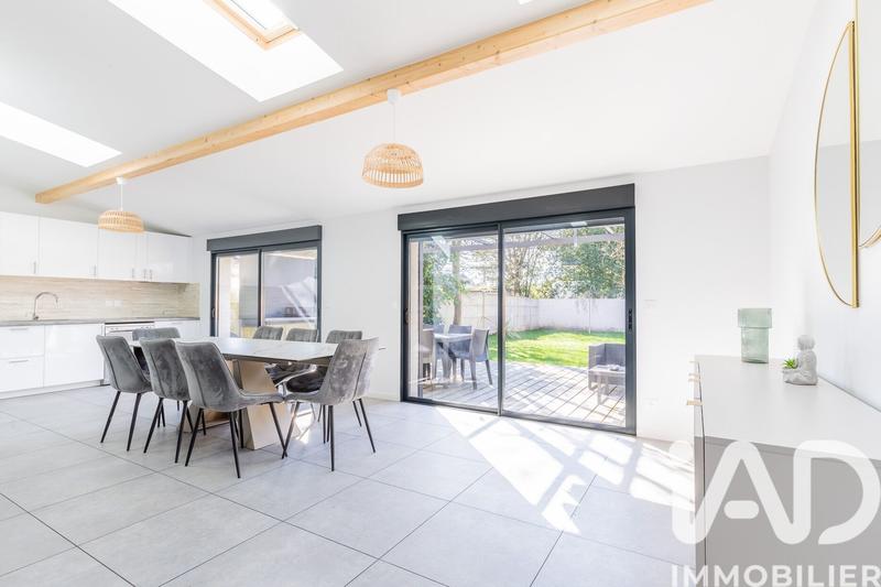 Maison - 110 m² - 5 pièces