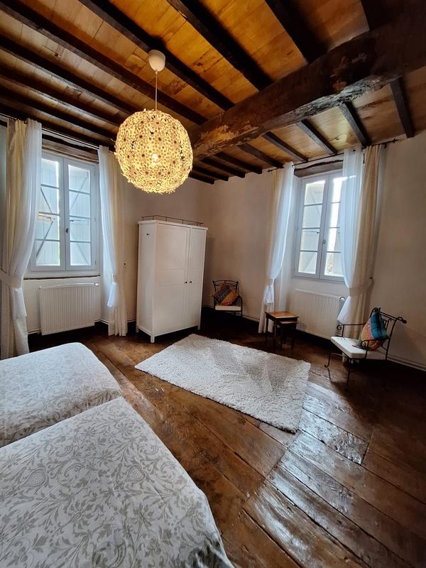 Maison - 360 m² - 14 pièces