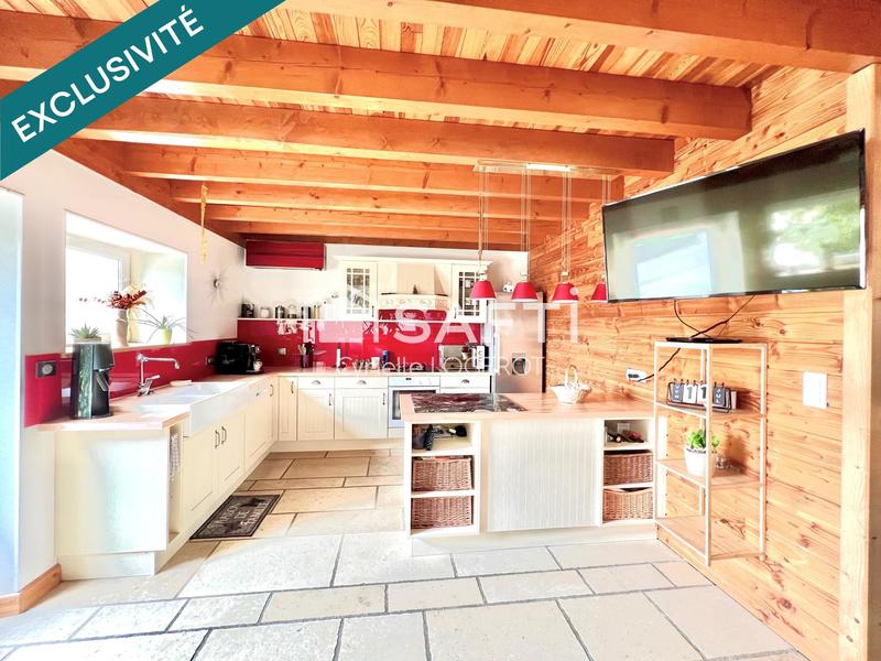 Maison - 233 m² - 5 pièces