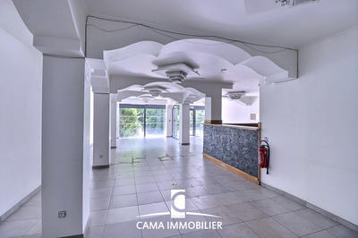 Local commercial - 185 m²