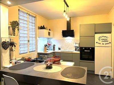 Maison - 111 m² - 4 pièces