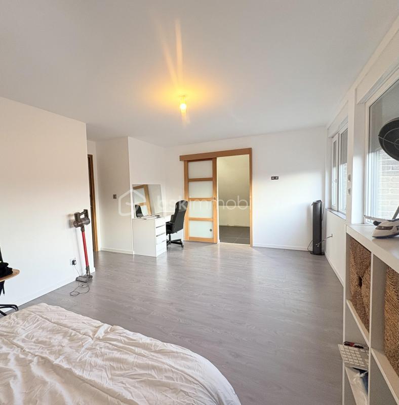 Maison - 243 m² - 8 pièces