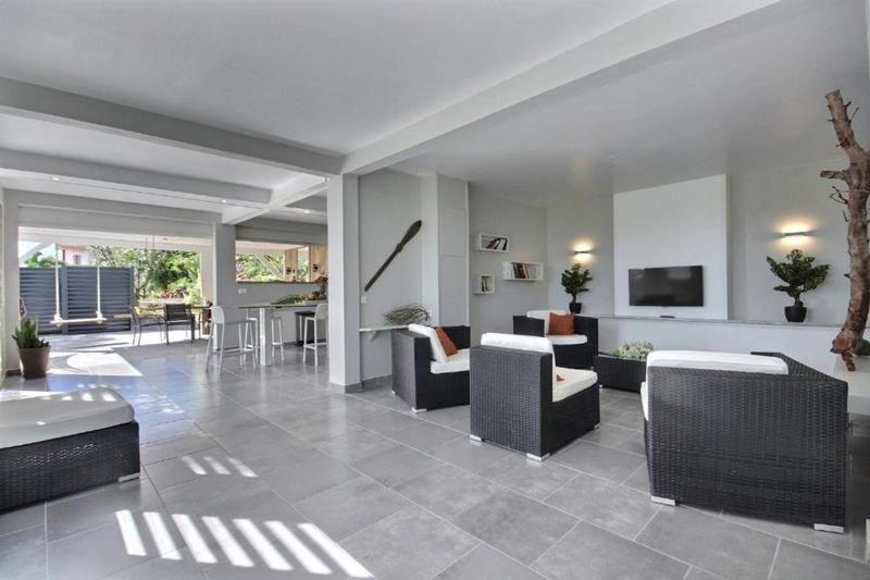 Maison - 277 m² - 8 pièces