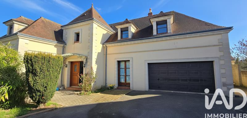 Maison - 212 m² - 10 pièces