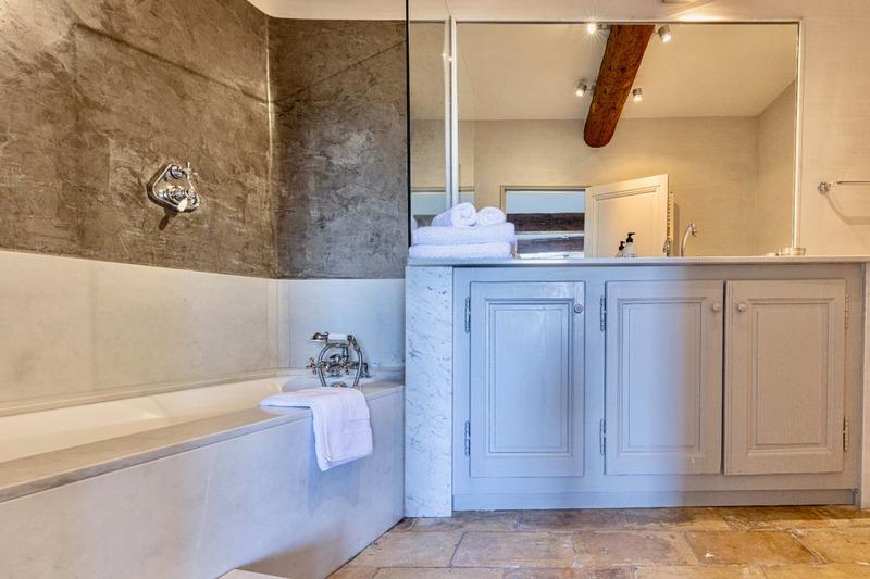 Maison de village - 598 m² - 9 pièces