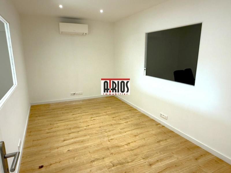 Local d'activité / Entrepôt - 285 m²