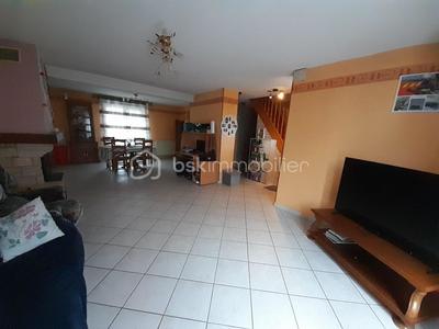 Maison traditionnelle - 151 m² - 6 pièces