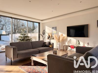 Maison - 180 m² - 7 pièces