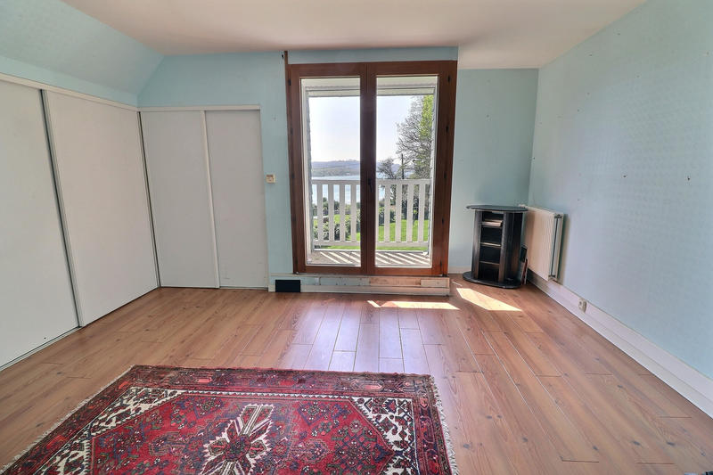 Propriété - 220 m² - 8 pièces