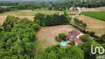 Maison - 218 m² - 8 pièces