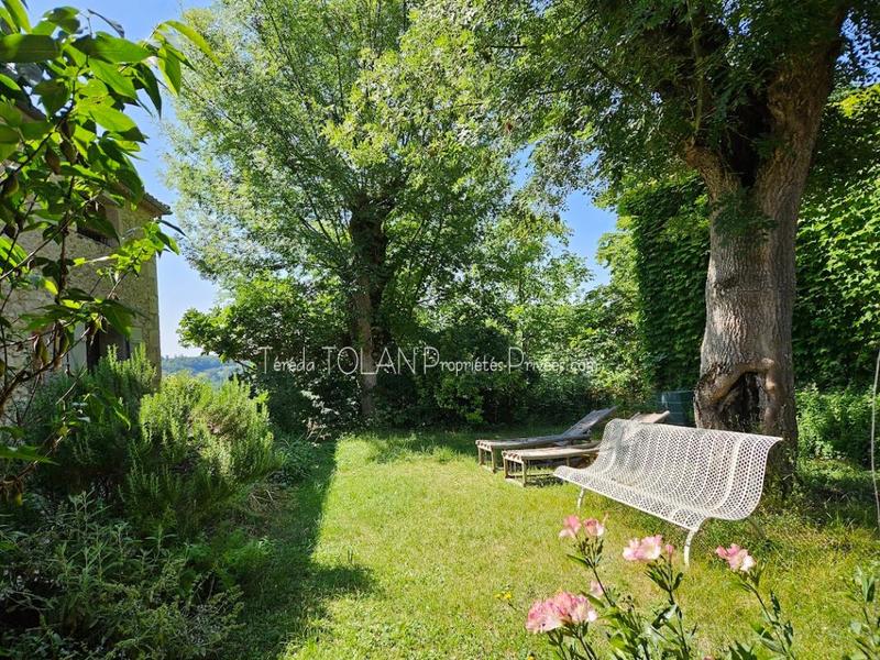 Maison - 324 m² - 10 pièces