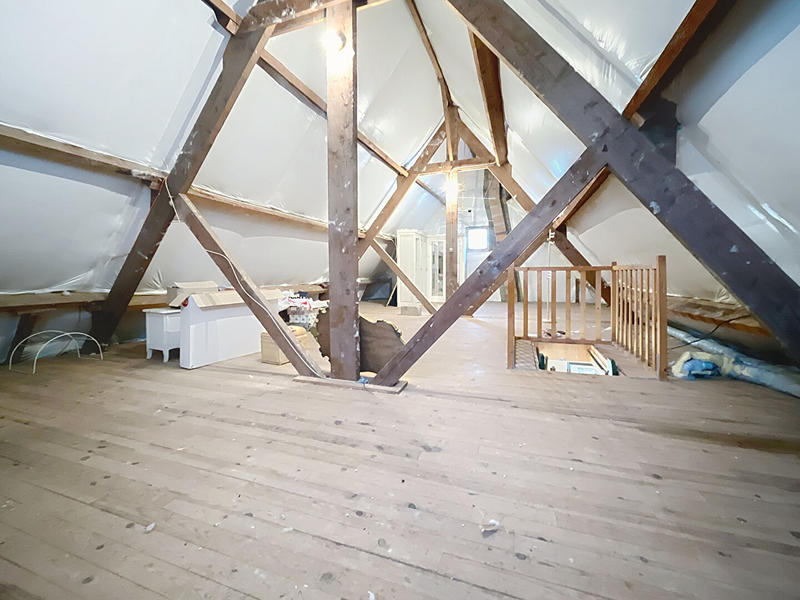 Maison - 261 m² - 9 pièces