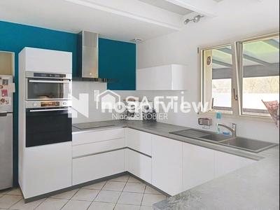 Maison - 185 m² - 5 pièces