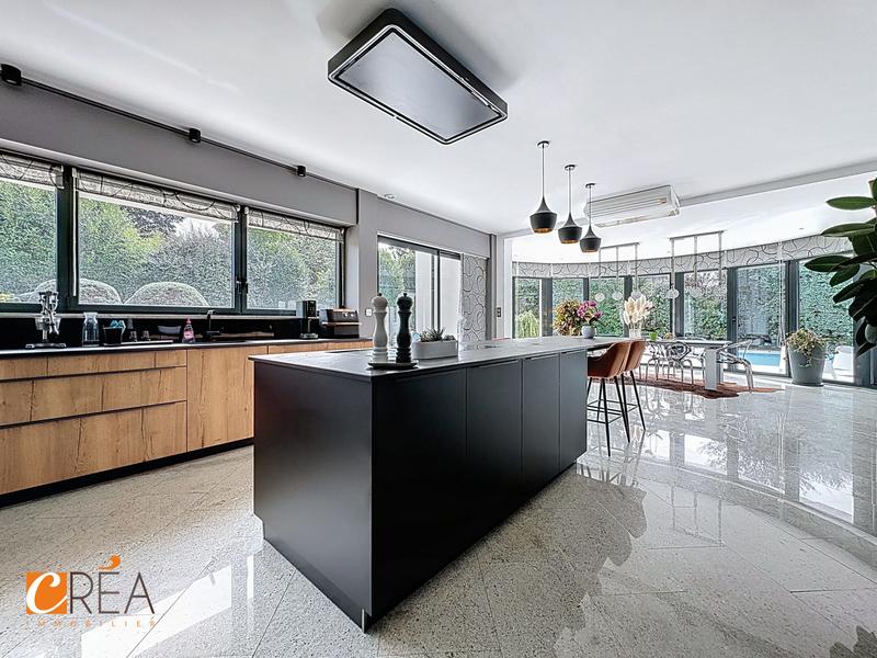 Villa - 325 m² - 7 pièces