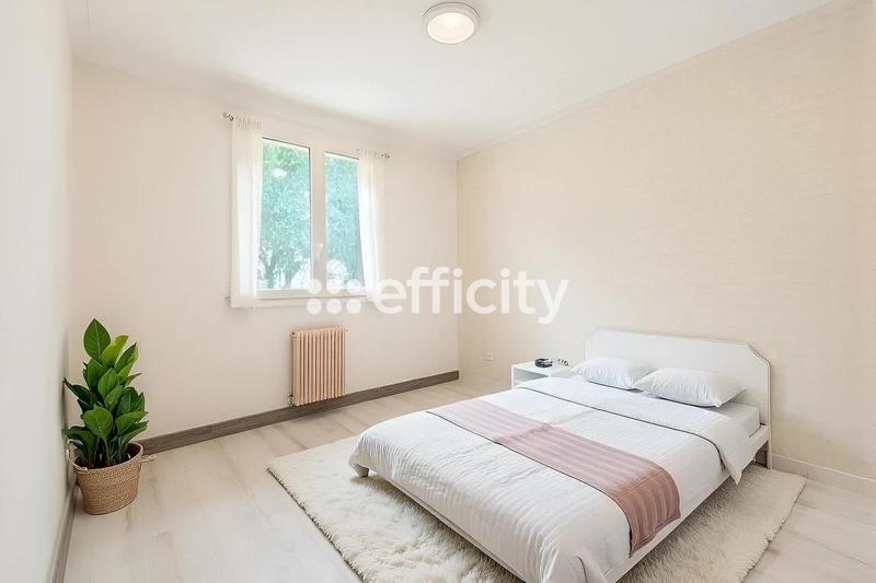 Maison - 200 m² - 6 pièces