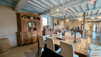 Maison - 187 m² - 7 pièces