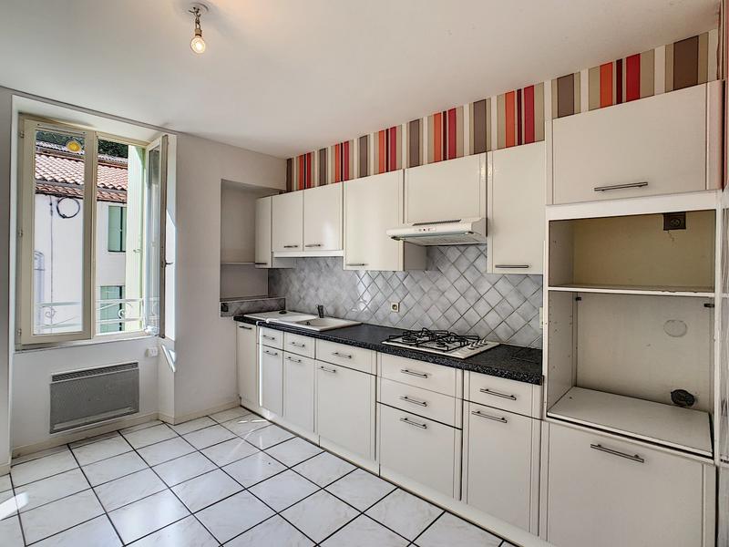 Appartement - 75 m² - 3 pièces